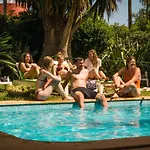 Hostel Way & Surf Camp *