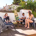 Way & Surf Camp Hostel *