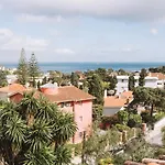 Way & Surf Camp Hostel *