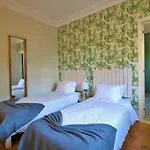 Way & Surf Camp Hostel Cascais