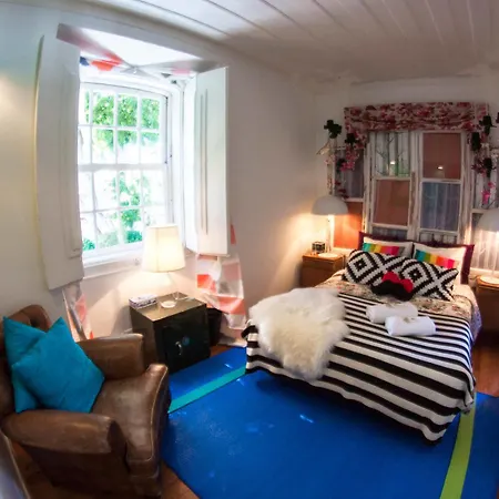 Way & Surf Camp Hostel *