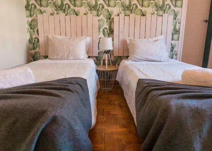 Way & Surf Camp Hostel Cascais