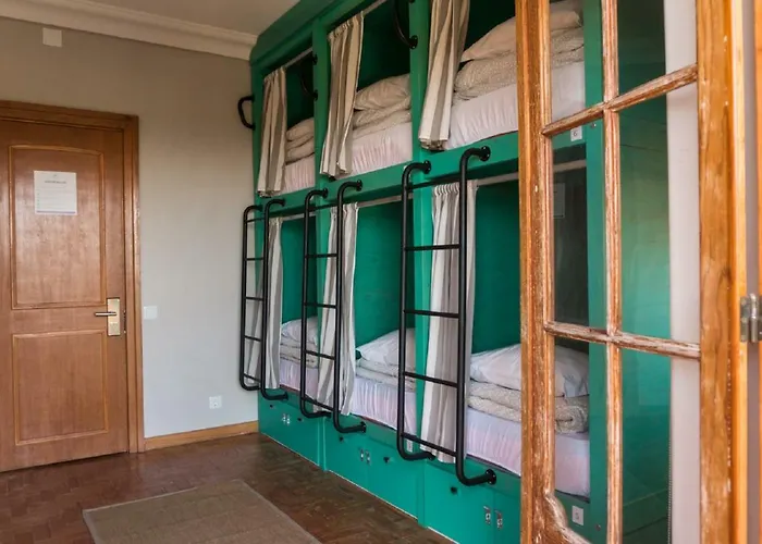 Hostel Way & Surf Camp *