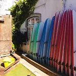 Way & Surf Camp Ostello *