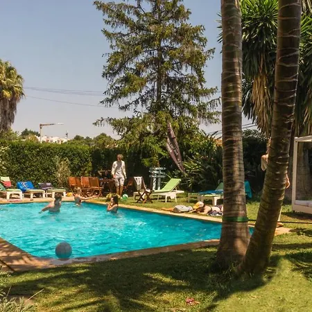 Hostel Way & Surf Camp