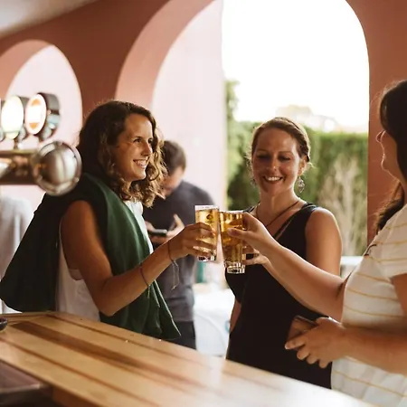 Hostal Way & Surf Camp Cascaes