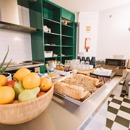 Way & Surf Camp Hostel Cascais