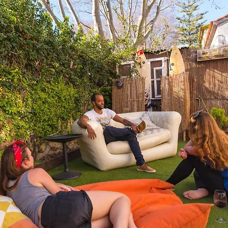 Way & Surf Camp Hostal *