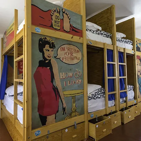 Hostel Way & Surf Camp