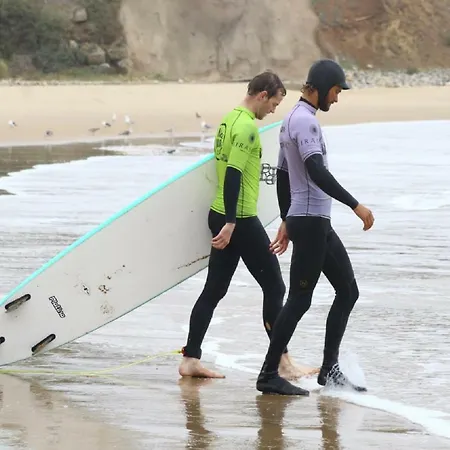 Way & Surf Camp Hostel *