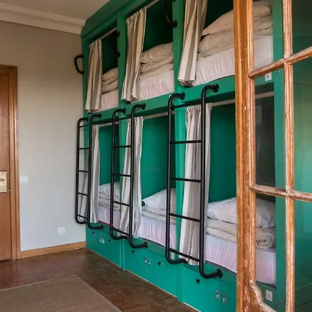 Hostel Way & Surf Camp *