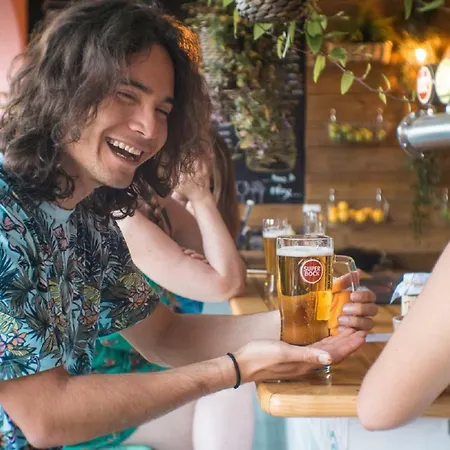 Hostel Way & Surf Camp *