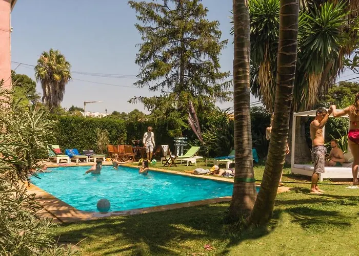 Hostel Way & Surf Camp