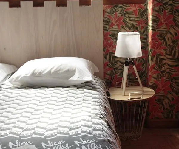 Hostel Way & Surf Camp