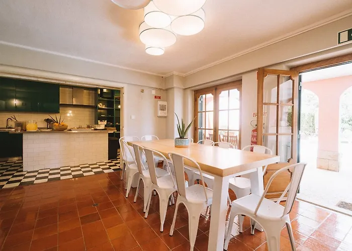 Hostel Way & Surf Camp *