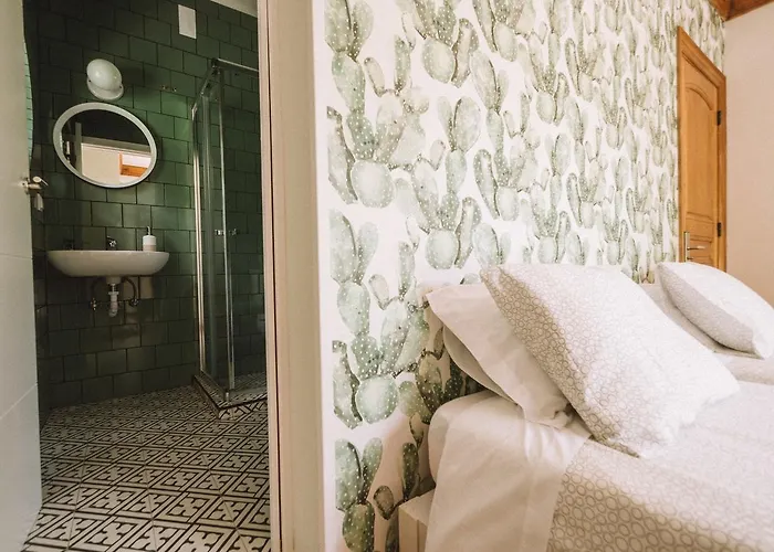 Way & Surf Camp Albergue *