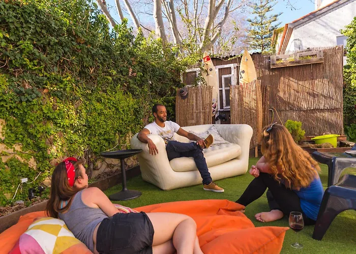 Way & Surf Camp Albergue *