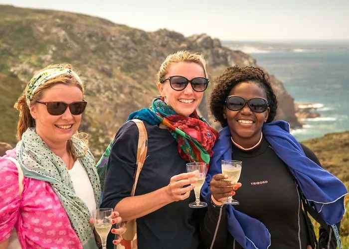 Way & Surf Camp Albergue *