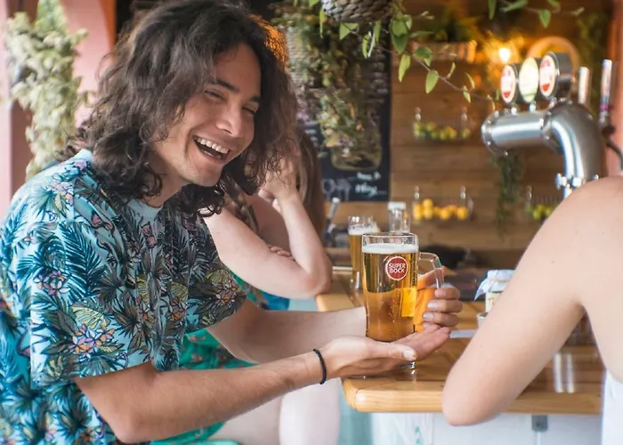 Albergue Way & Surf Camp *