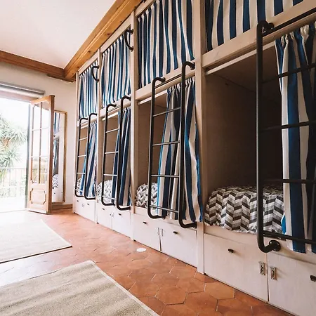 ホステル Way & Surf Camp カスカイス