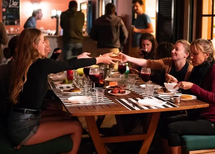 Way & Surf Camp Vandrerhjem *